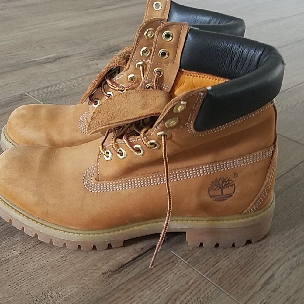Men's Timberland Boots (size 8.5)